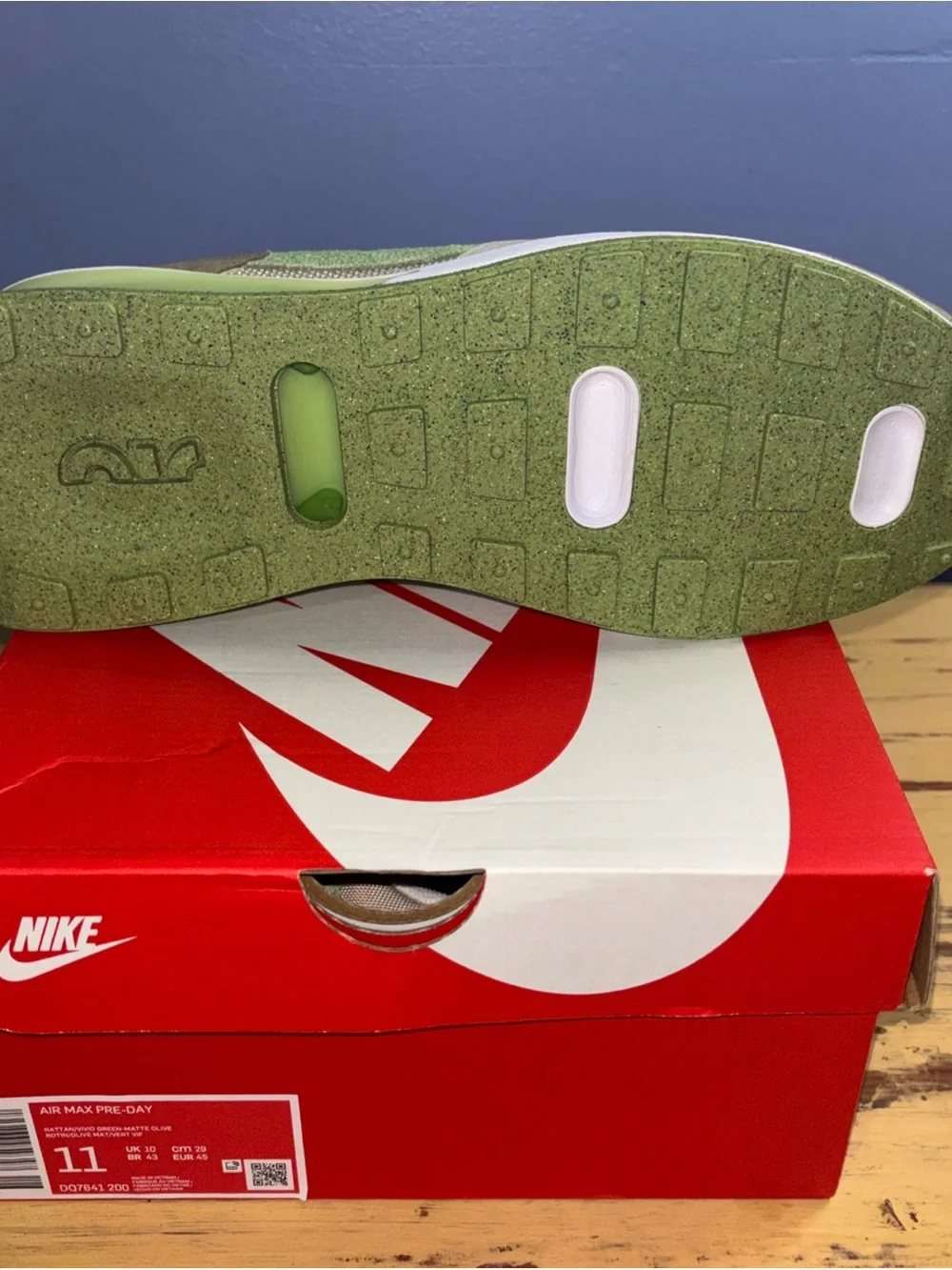 Nike Air Max Pre-Day Men's Shoes in Beige, Green, White